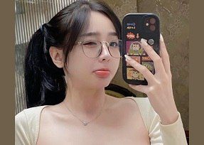 Phát tán clip sex Hoa Hoa đang thủ dâm