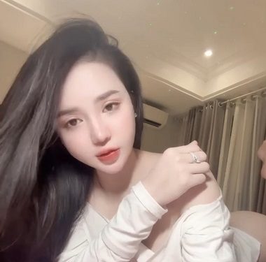 Chu Thúy Quỳnh dáng ngon doggy sướng